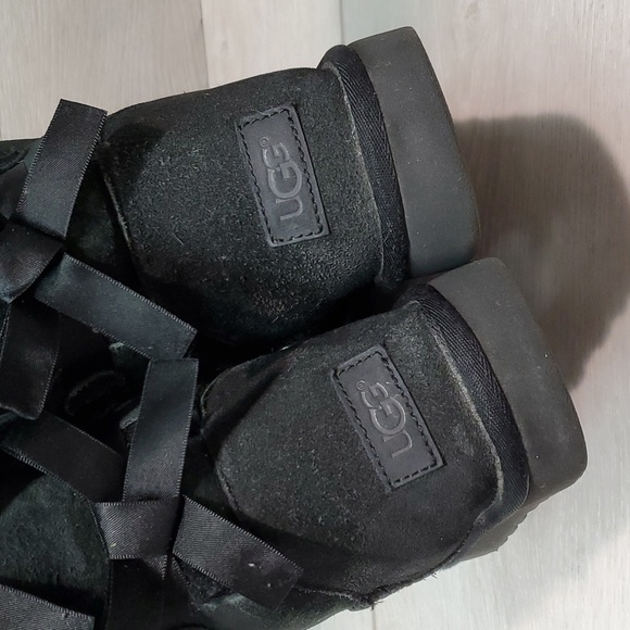 Ugg Australia Women Short Leather Sheepskin Bows Boots shoes sz 9 - Picture 7 of 15